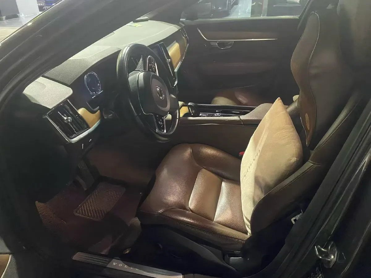2021 Volvo S90 2.0T 250HP L4 8AT,autocango,china used car exporter,china ev exporter,chinese used car exporter,chinese used ev exporter