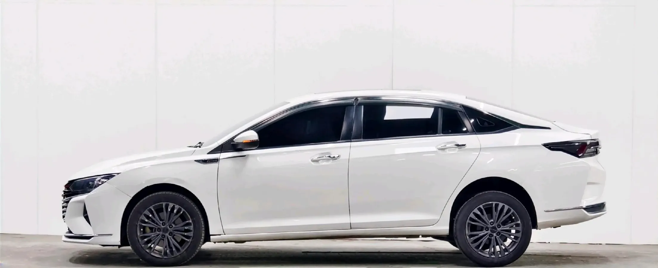 2021 DongFeng Aeolus YiXuan MAX 1.5T 190HP L4 7DCT,autocango,china used car exporter,china ev exporter,chinese used car exporter,chinese used ev exporter