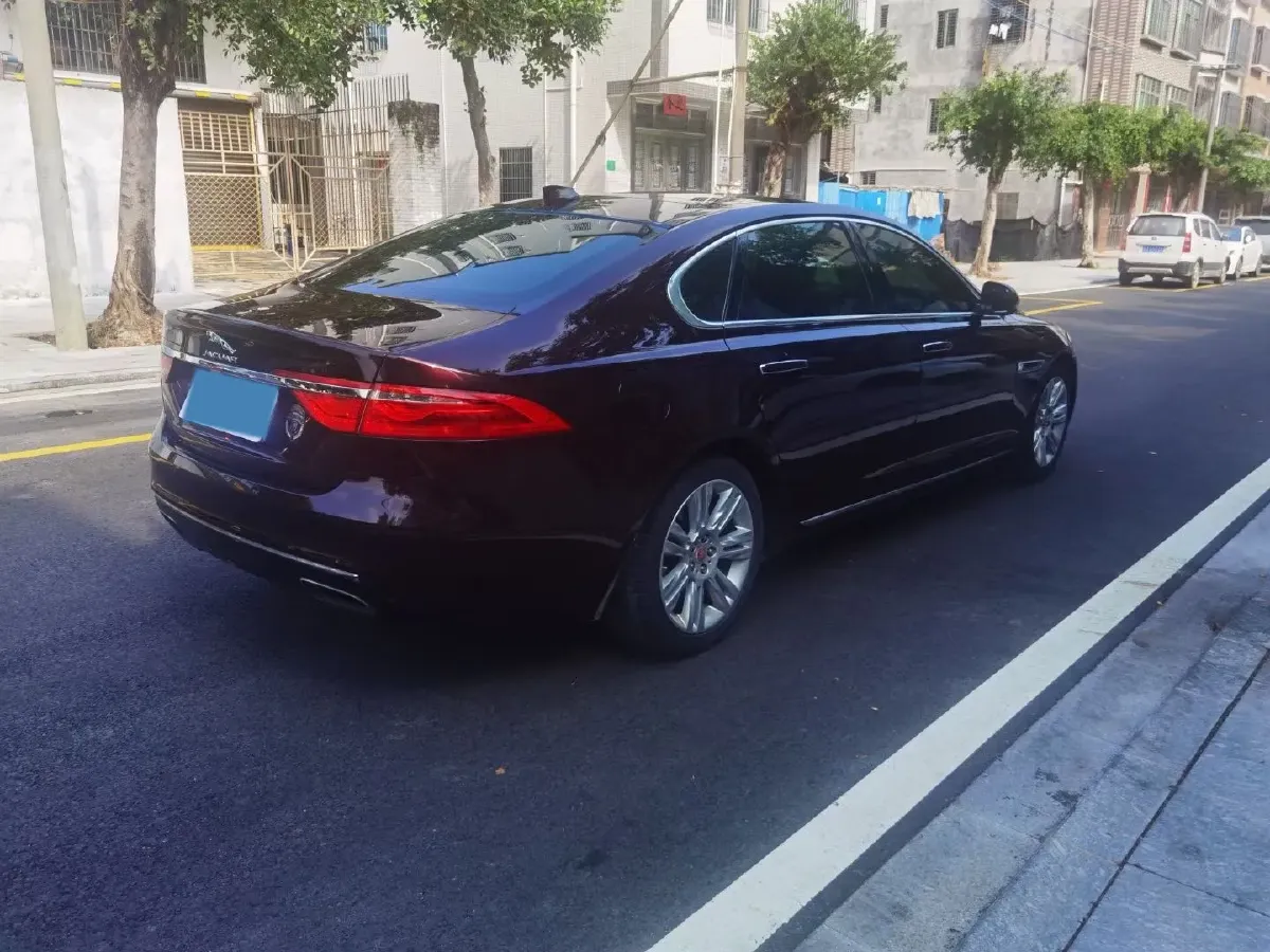 2018 Mercedes-Benz E Class 2.0T 184HP L4 9AT,autocango,china used car exporter,china ev exporter,chinese used car exporter,chinese used ev exporter