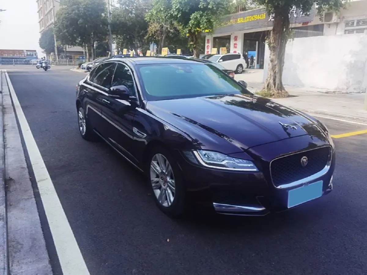 2018 Mercedes-Benz E Class 2.0T 184HP L4 9AT,autocango,china used car exporter,china ev exporter,chinese used car exporter,chinese used ev exporter