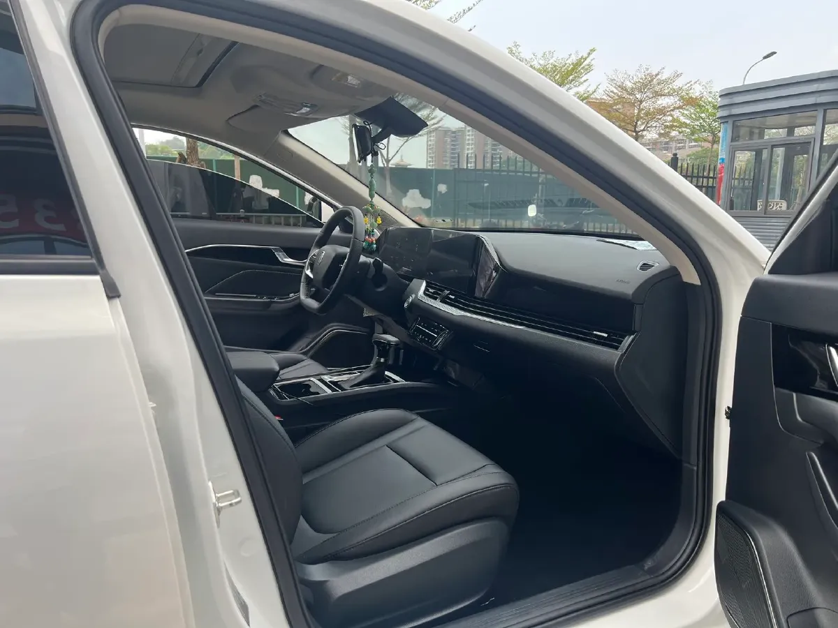 2021 Bestune B70 1.5T 169HP L4 7DCT,autocango,china used car exporter,china ev exporter,chinese used car exporter,chinese used ev exporter