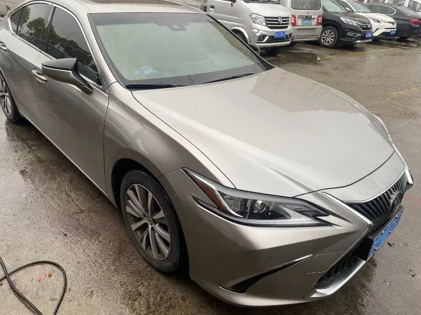 2020 Lexus ES 2.5L 207HP L4 8AT,autocango,china used car exporter,china ev exporter,chinese used car exporter,chinese used ev exporter