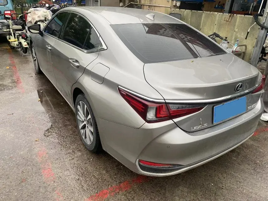 2020 Lexus ES 2.5L 207HP L4 8AT,autocango,china used car exporter,china ev exporter,chinese used car exporter,chinese used ev exporter