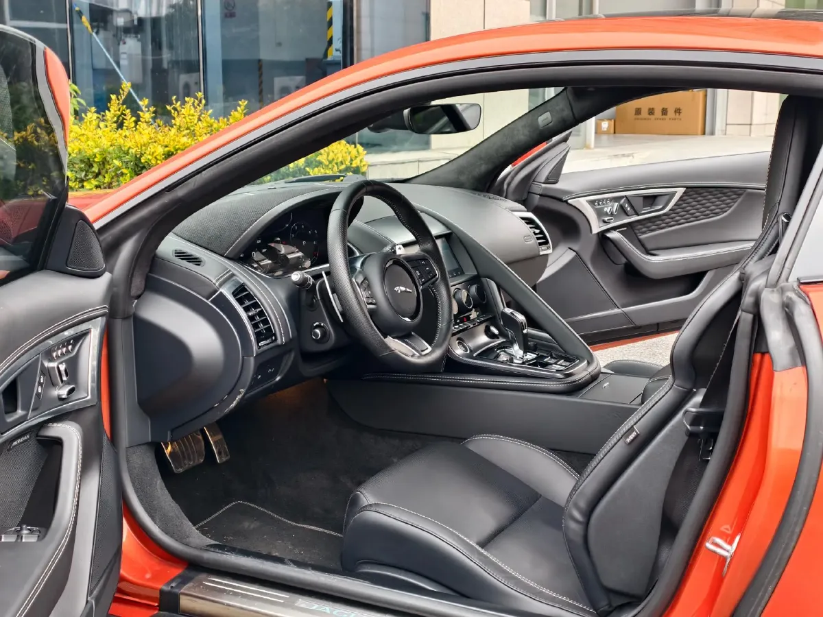 2023 Jaguar F-TYPE 2.0T 300HP L4 8AT,autocango,china used car exporter,china ev exporter,chinese used car exporter,chinese used ev exporter