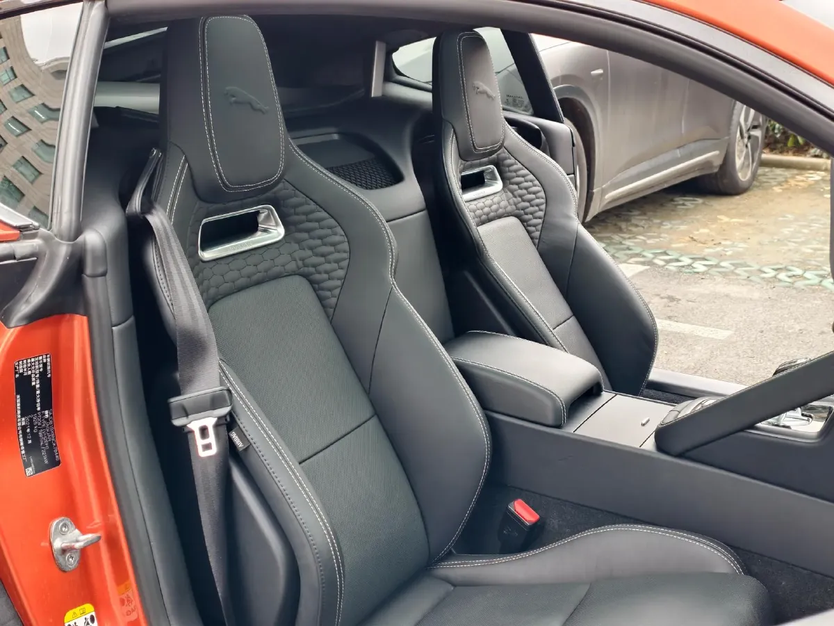 2023 Jaguar F-TYPE 2.0T 300HP L4 8AT,autocango,china used car exporter,china ev exporter,chinese used car exporter,chinese used ev exporter