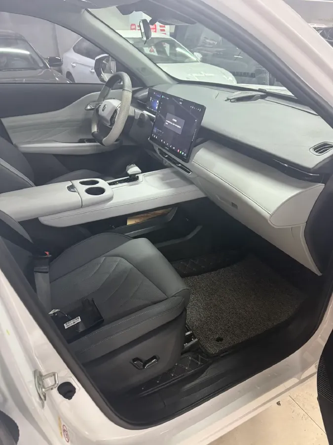 2024 ChangAn UNI-Z 1.5L 98HP L4 E-CVT PHEV 18.4KWH,autocango,china used car exporter,china ev exporter,chinese used car exporter,chinese used ev exporter