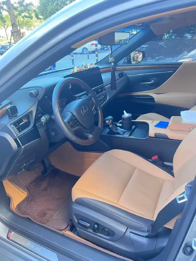 2022 Lexus ES 2.0L 173HP L4 CVT,autocango,china used car exporter,china ev exporter,chinese used car exporter,chinese used ev exporter