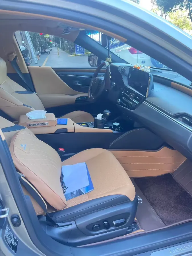 2022 Lexus ES 2.0L 173HP L4 CVT,autocango,china used car exporter,china ev exporter,chinese used car exporter,chinese used ev exporter