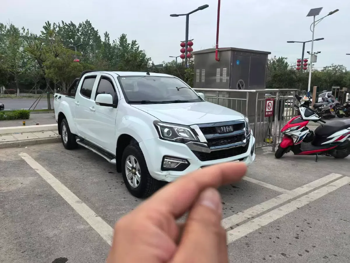 2022 Isuzu RE-MAX Jim 2.8T 120HP L4 5MT,autocango,china used car exporter,china ev exporter,chinese used car exporter,chinese used ev exporter