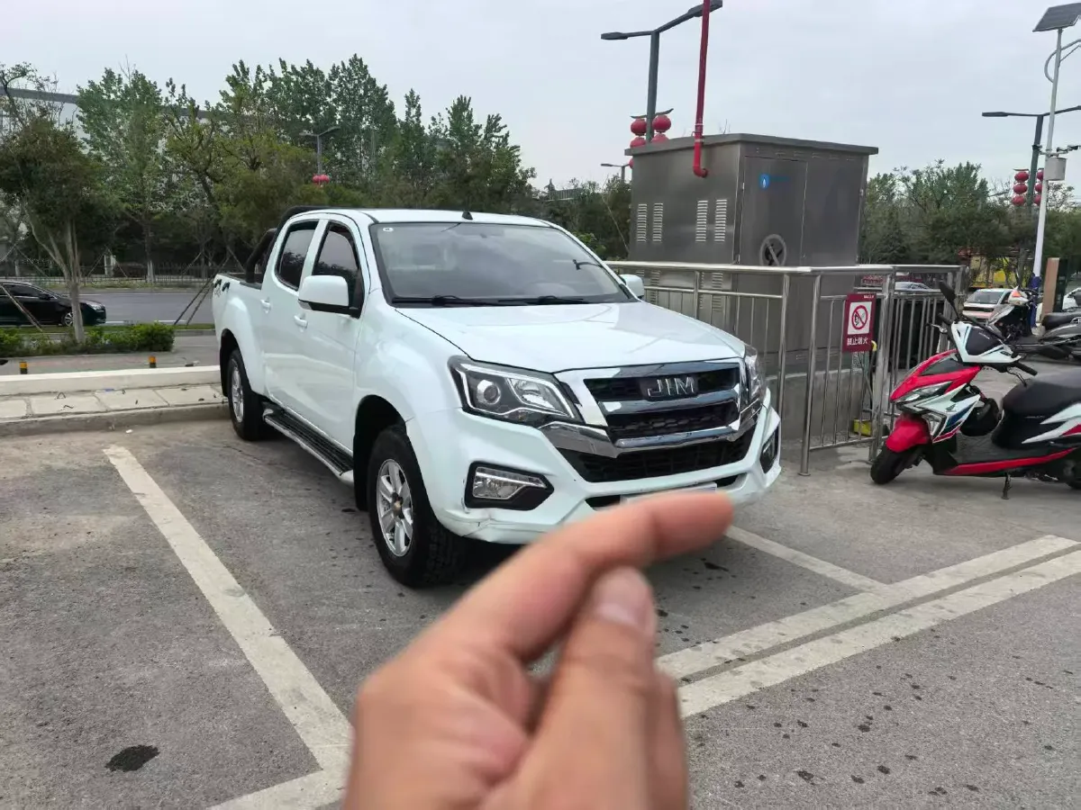 2022 Isuzu RE-MAX Jim 2.8T 120HP L4 5MT,autocango,china used car exporter,china ev exporter,chinese used car exporter,chinese used ev exporter