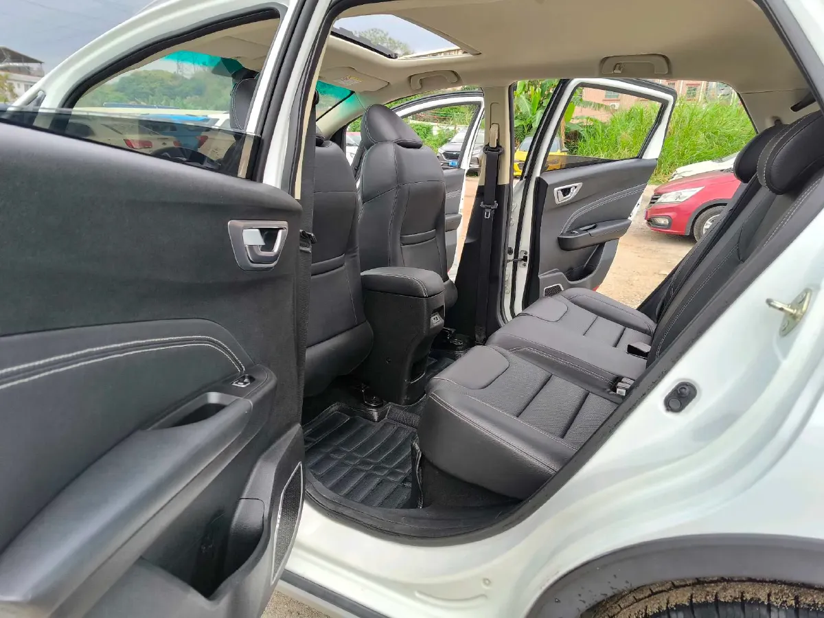 2017 Geely Vision X3 1.5L 102HP L4 4AT,autocango,china used car exporter,china ev exporter,chinese used car exporter,chinese used ev exporter