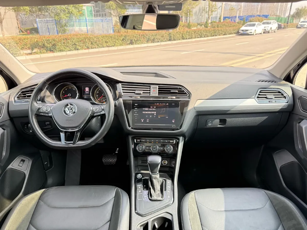 2019 MAXUS G20 2.0T 218HP L4 8AT,autocango,china used car exporter,china ev exporter,chinese used car exporter,chinese used ev exporter