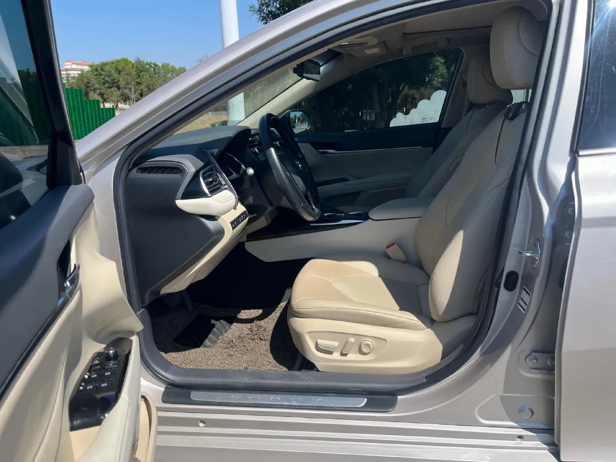 2019 Toyota Camry 2.5L 209HP L4 8AT,autocango,china used car exporter,china ev exporter,chinese used car exporter,chinese used ev exporter