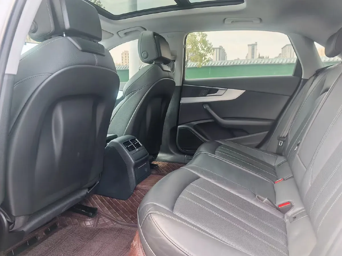 2020 Audi A4L 2.0T 190HP L4 7DCT,autocango,china used car exporter,china ev exporter,chinese used car exporter,chinese used ev exporter