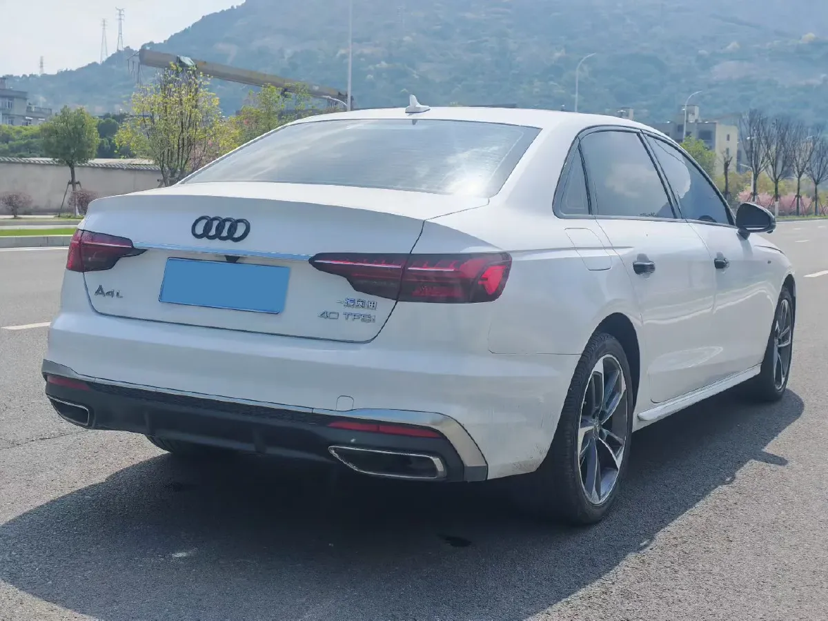 2020 Audi A4L 2.0T 190HP L4 7DCT,autocango,china used car exporter,china ev exporter,chinese used car exporter,chinese used ev exporter