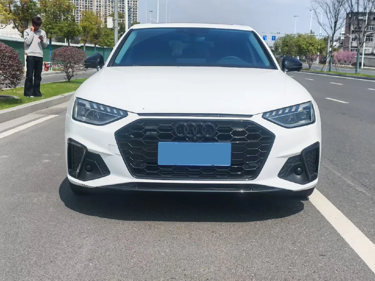 2020 Audi A4L 2.0T 190HP L4 7DCT,autocango,china used car exporter,china ev exporter,chinese used car exporter,chinese used ev exporter