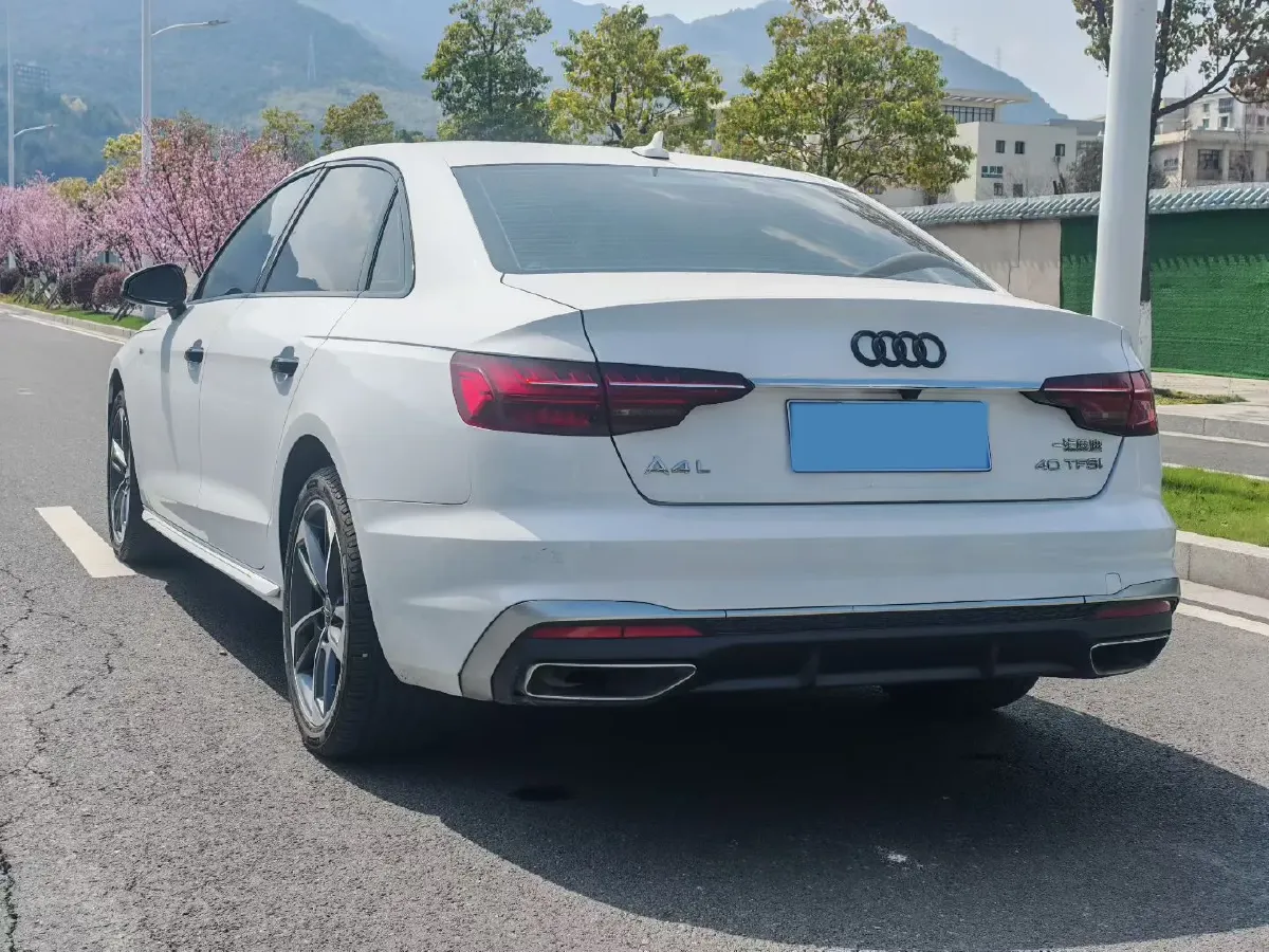 2020 Audi A4L 2.0T 190HP L4 7DCT,autocango,china used car exporter,china ev exporter,chinese used car exporter,chinese used ev exporter