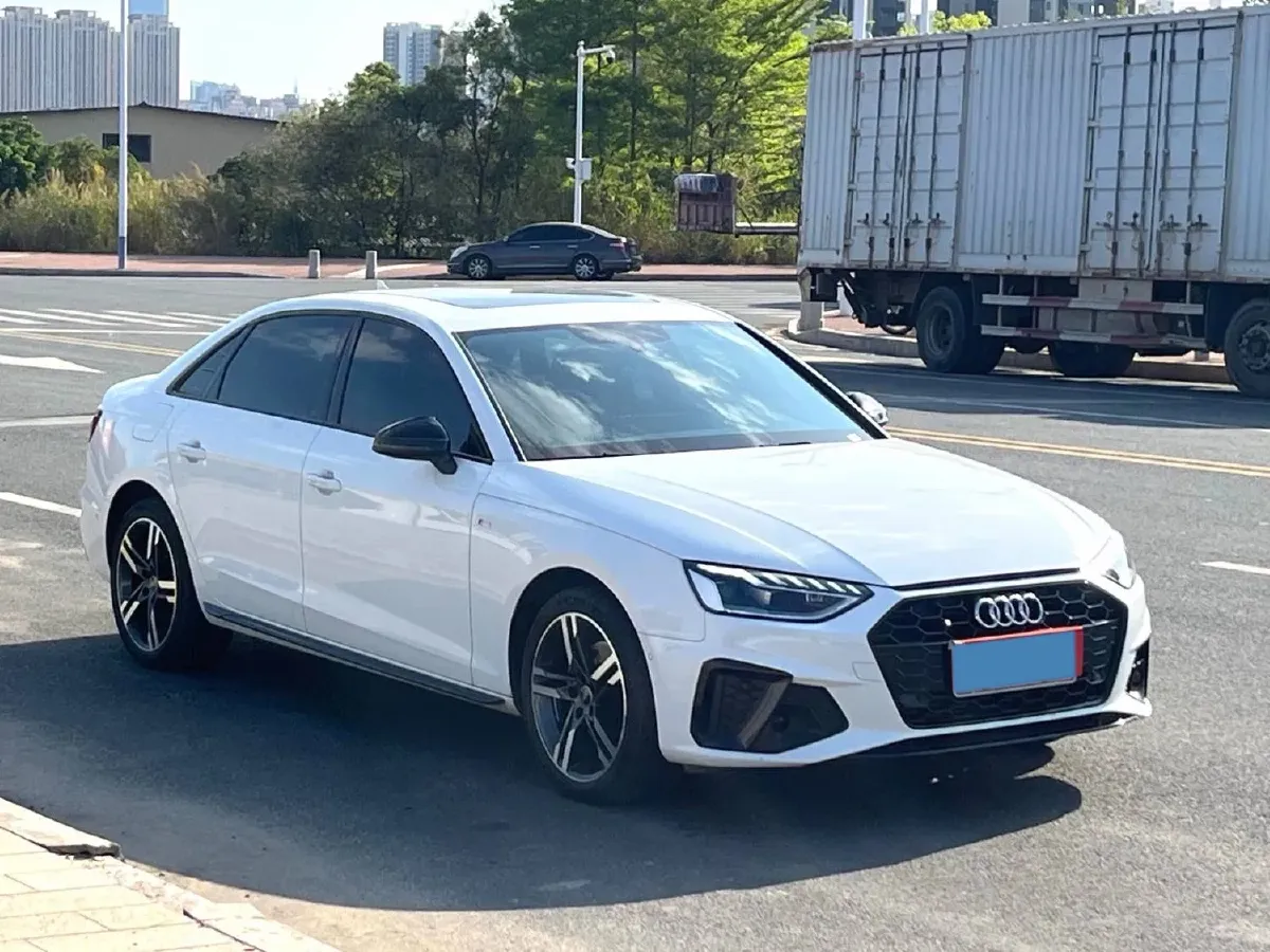 2022 Audi A4L 2.0T 190HP L4 7DCT,autocango,china used car exporter,china ev exporter,chinese used car exporter,chinese used ev exporter