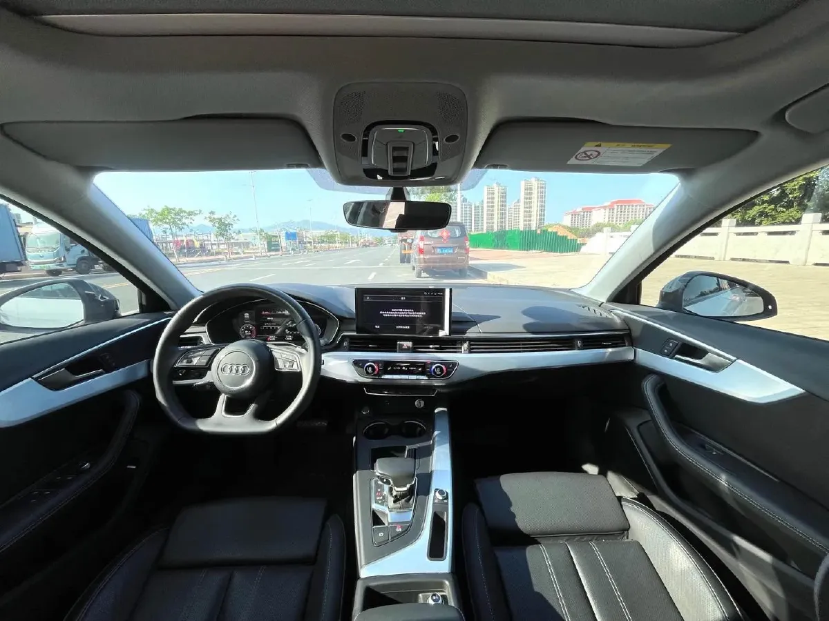 2022 Audi A4L 2.0T 190HP L4 7DCT,autocango,china used car exporter,china ev exporter,chinese used car exporter,chinese used ev exporter