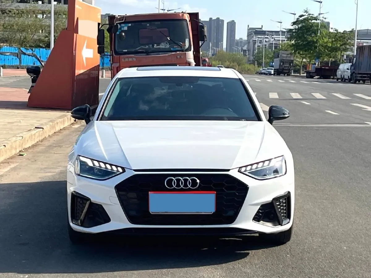2022 Audi A4L 2.0T 190HP L4 7DCT,autocango,china used car exporter,china ev exporter,chinese used car exporter,chinese used ev exporter