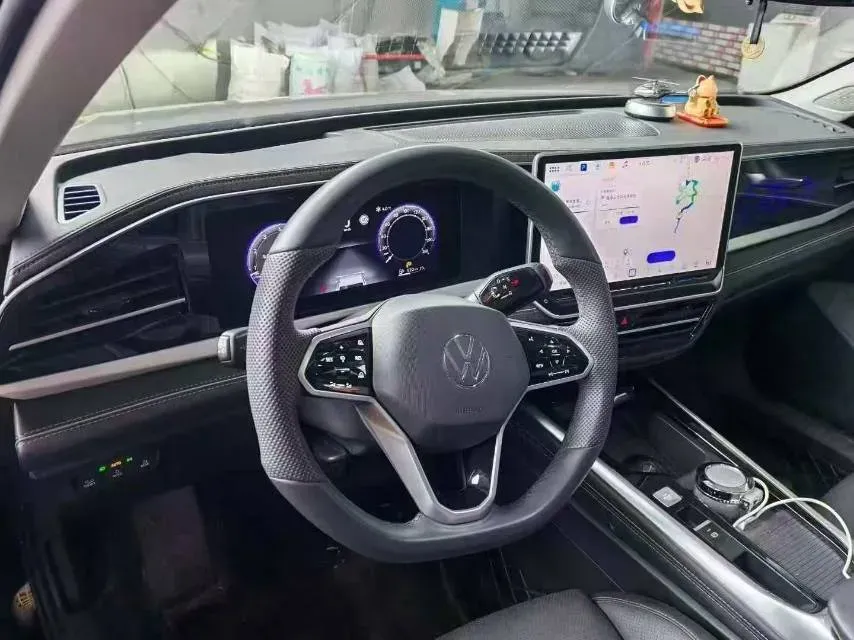 2025 Volkswagen Passat 2.0T 220HP L4 7DCT,autocango,china used car exporter,china ev exporter,chinese used car exporter,chinese used ev exporter