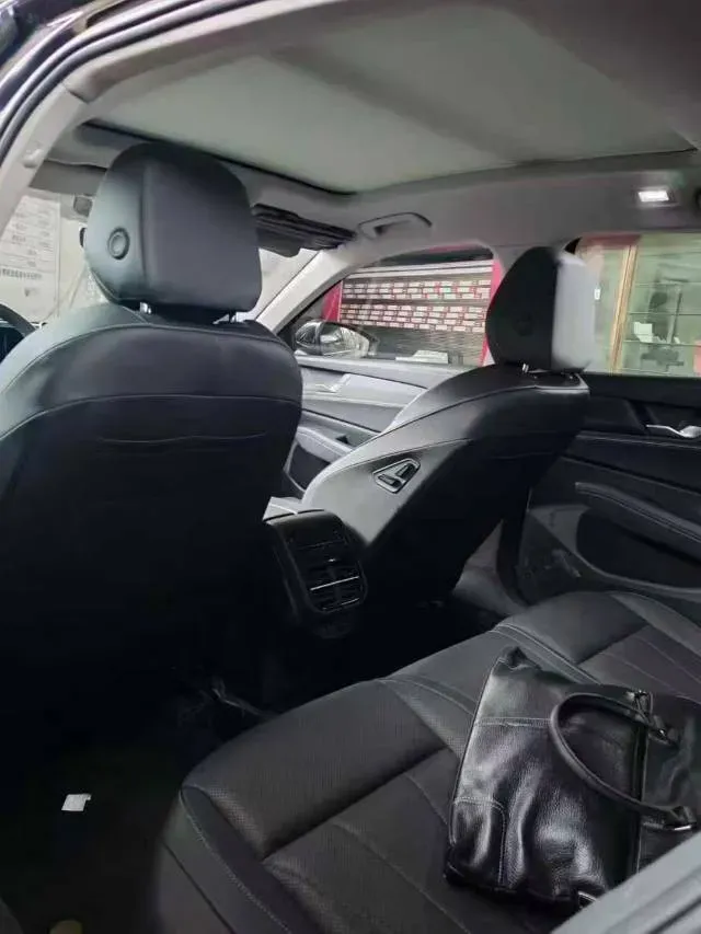 2025 Volkswagen Passat 2.0T 220HP L4 7DCT,autocango,china used car exporter,china ev exporter,chinese used car exporter,chinese used ev exporter