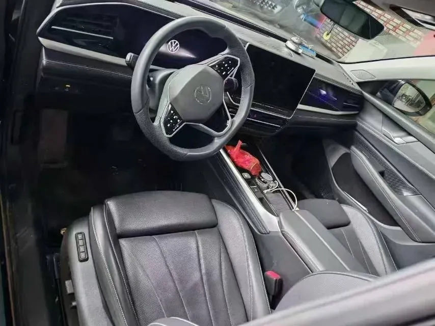 2025 Volkswagen Passat 2.0T 220HP L4 7DCT,autocango,china used car exporter,china ev exporter,chinese used car exporter,chinese used ev exporter