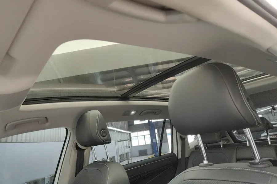 2024 Volkswagen Tiguan L 2.0T 186HP L4 7DCT,autocango,china used car exporter,china ev exporter,chinese used car exporter,chinese used ev exporter