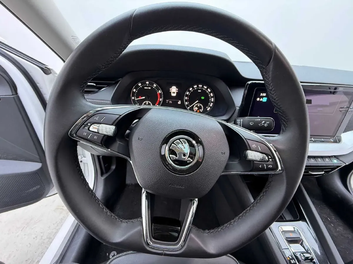 2021 Skoda Octavia 1.4T 150HP L4 7DCT,autocango,china used car exporter,china ev exporter,chinese used car exporter,chinese used ev exporter