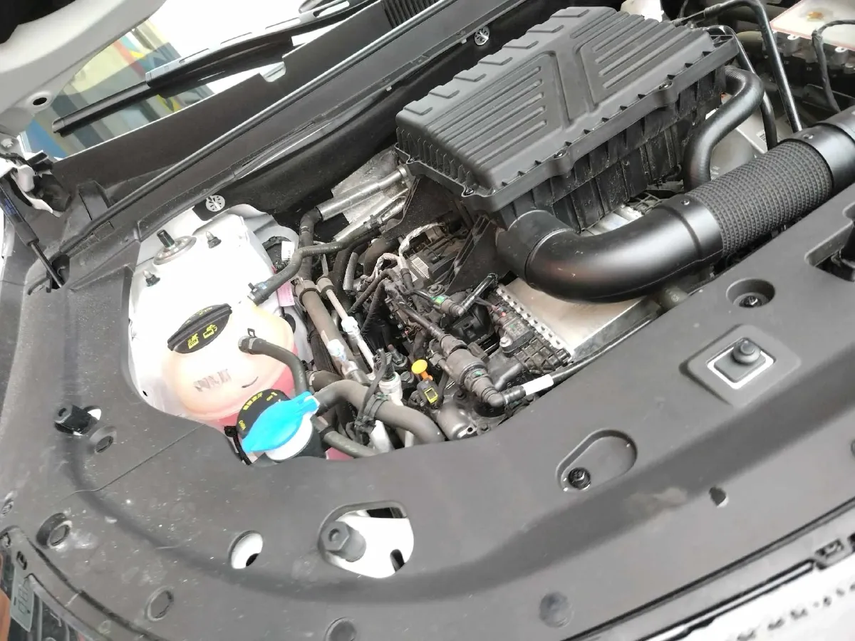 2024 Venucia VX6 BEV 62KWH,autocango,china used car exporter,china ev exporter,chinese used car exporter,chinese used ev exporter