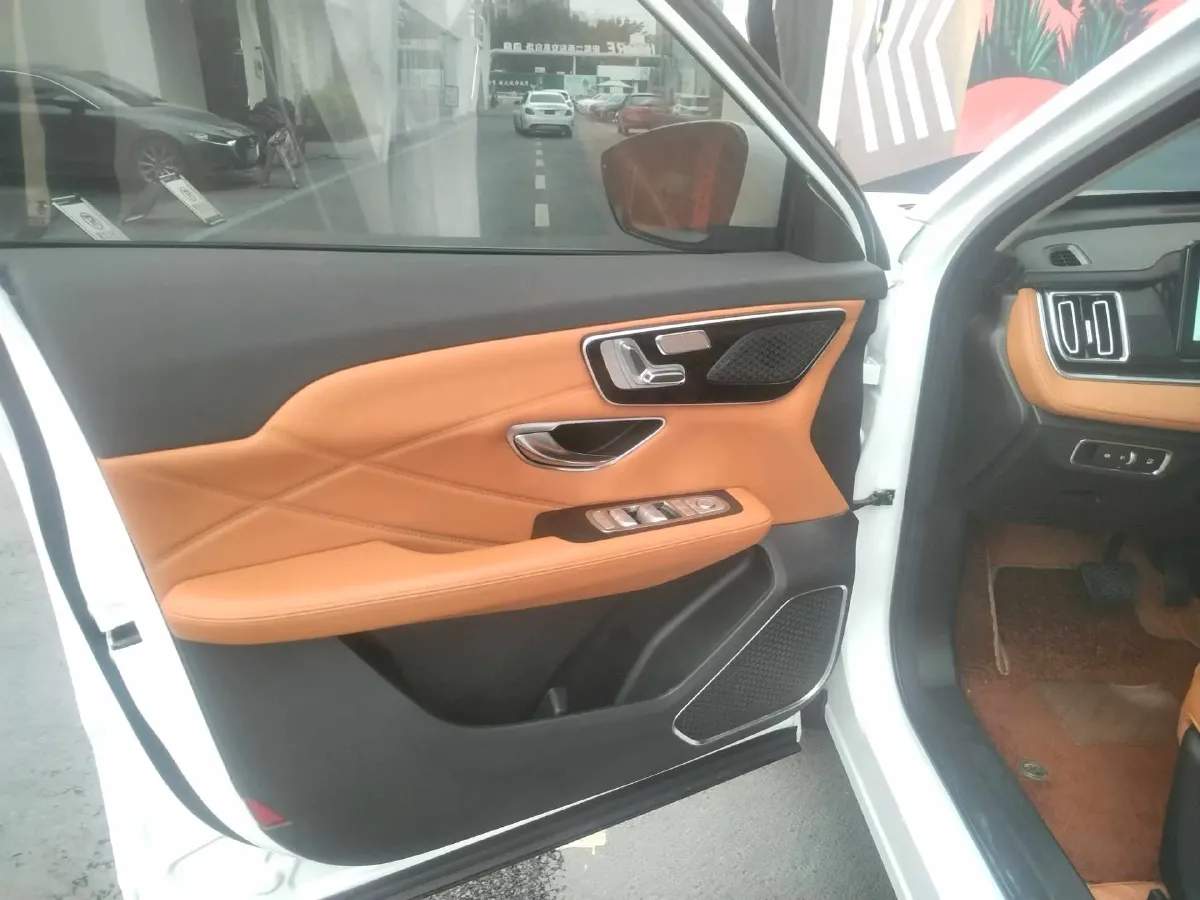 2024 Venucia VX6 BEV 62KWH,autocango,china used car exporter,china ev exporter,chinese used car exporter,chinese used ev exporter