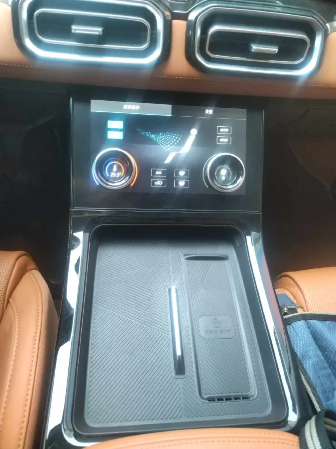 2024 Venucia VX6 BEV 62KWH,autocango,china used car exporter,china ev exporter,chinese used car exporter,chinese used ev exporter