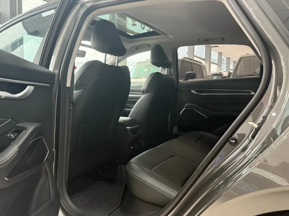 2023 Geely Emgrand 1.5L 127HP L4 5MT,autocango,china used car exporter,china ev exporter,chinese used car exporter,chinese used ev exporter