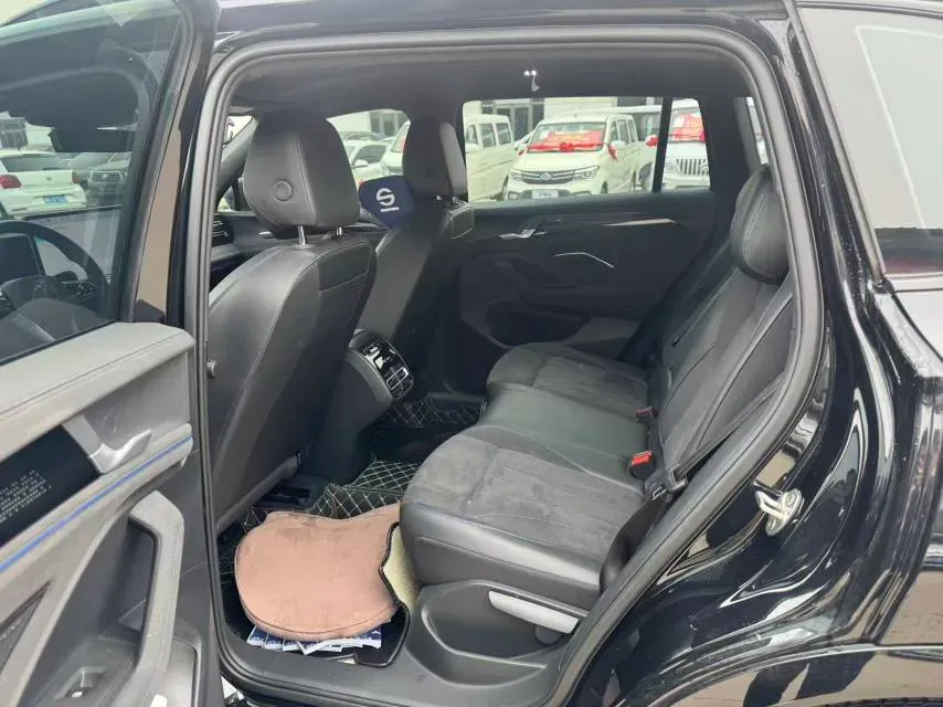 2025 Volkswagen Tiguan L 2.0T 220HP L4 7DCT,autocango,china used car exporter,china ev exporter,chinese used car exporter,chinese used ev exporter