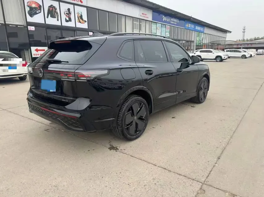 2025 Volkswagen Tiguan L 2.0T 220HP L4 7DCT,autocango,china used car exporter,china ev exporter,chinese used car exporter,chinese used ev exporter