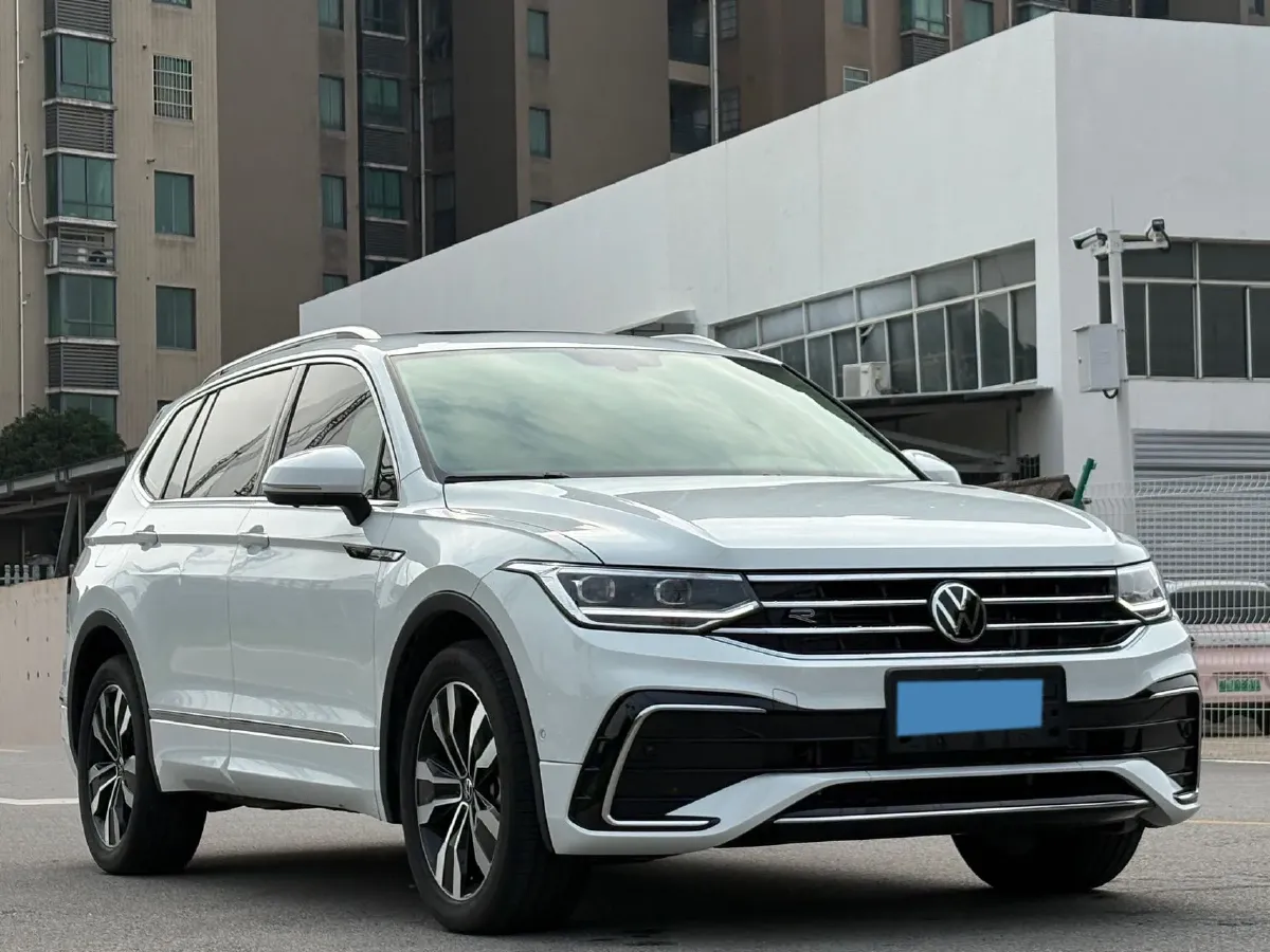 2024 Volkswagen Tiguan L 2.0T 186HP L4 7DCT,autocango,china used car exporter,china ev exporter,chinese used car exporter,chinese used ev exporter