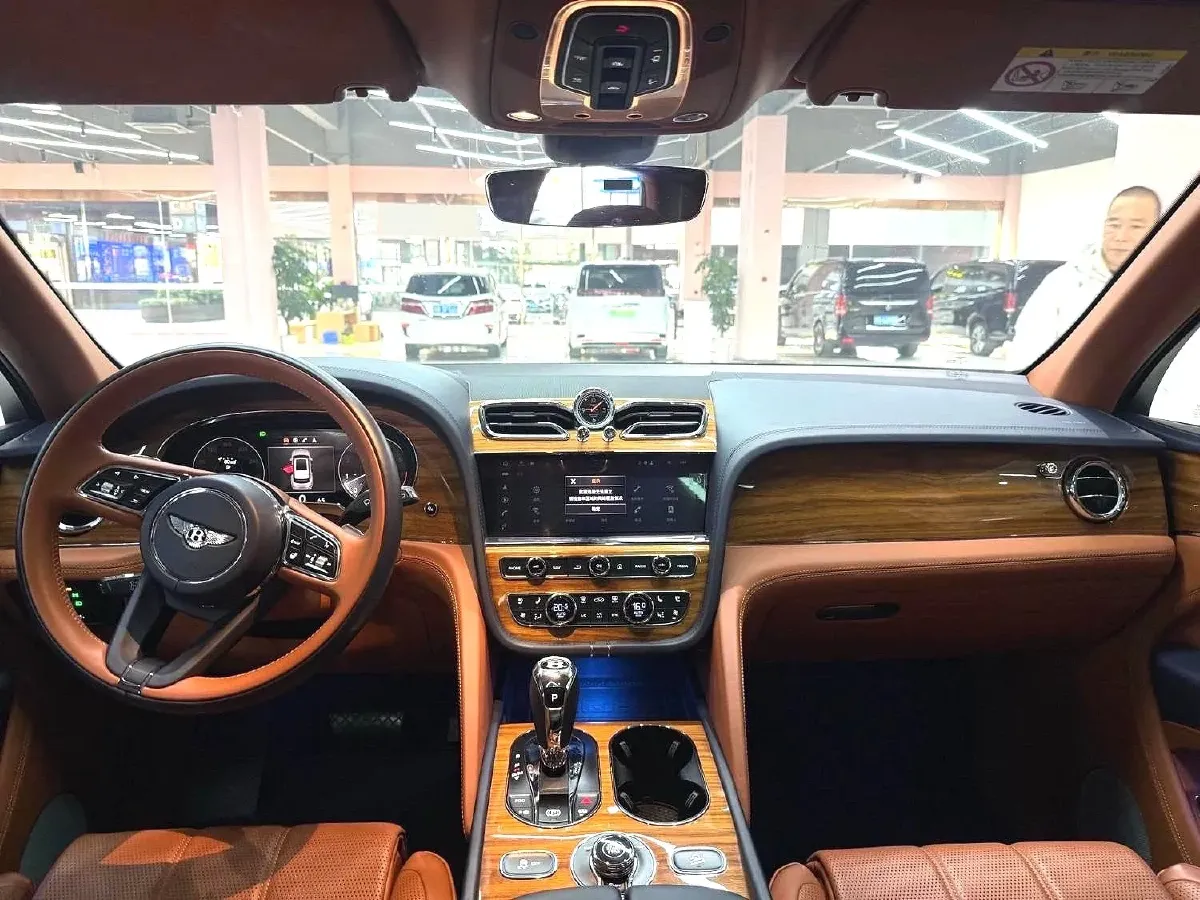 2021 Bentley Bentayga 4.0T 550HP V8 8AT,autocango,china used car exporter,china ev exporter,chinese used car exporter,chinese used ev exporter