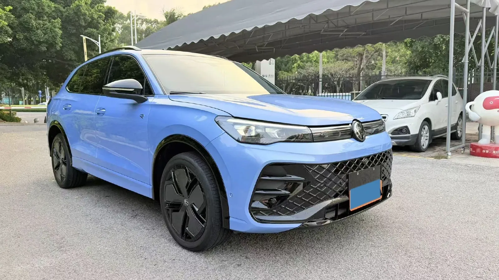 2024 Volkswagen Tiguan L 2.0T 220HP L4 7DCT,autocango,china used car exporter,china ev exporter,chinese used car exporter,chinese used ev exporter