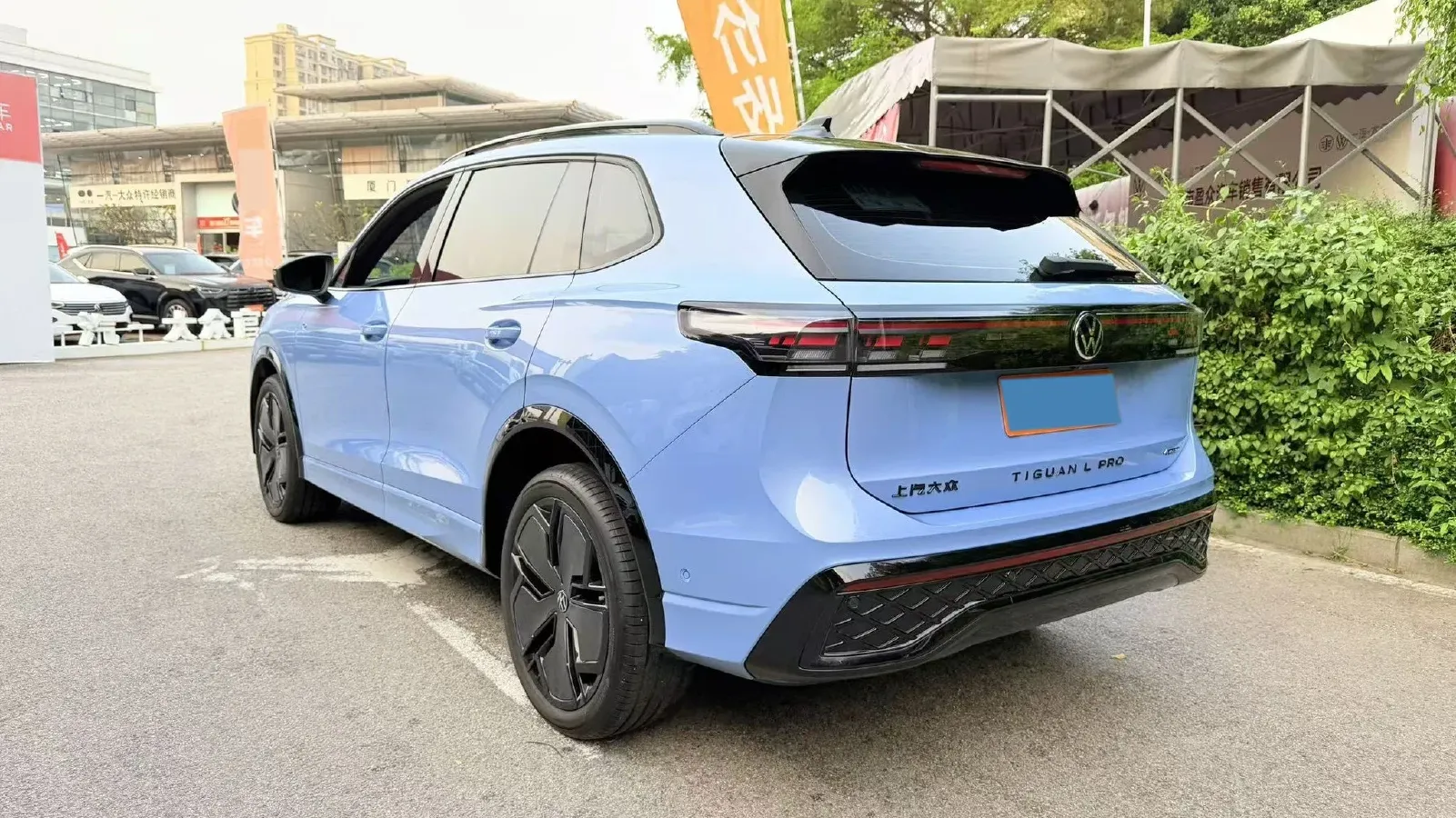 2024 Volkswagen Tiguan L 2.0T 220HP L4 7DCT,autocango,china used car exporter,china ev exporter,chinese used car exporter,chinese used ev exporter