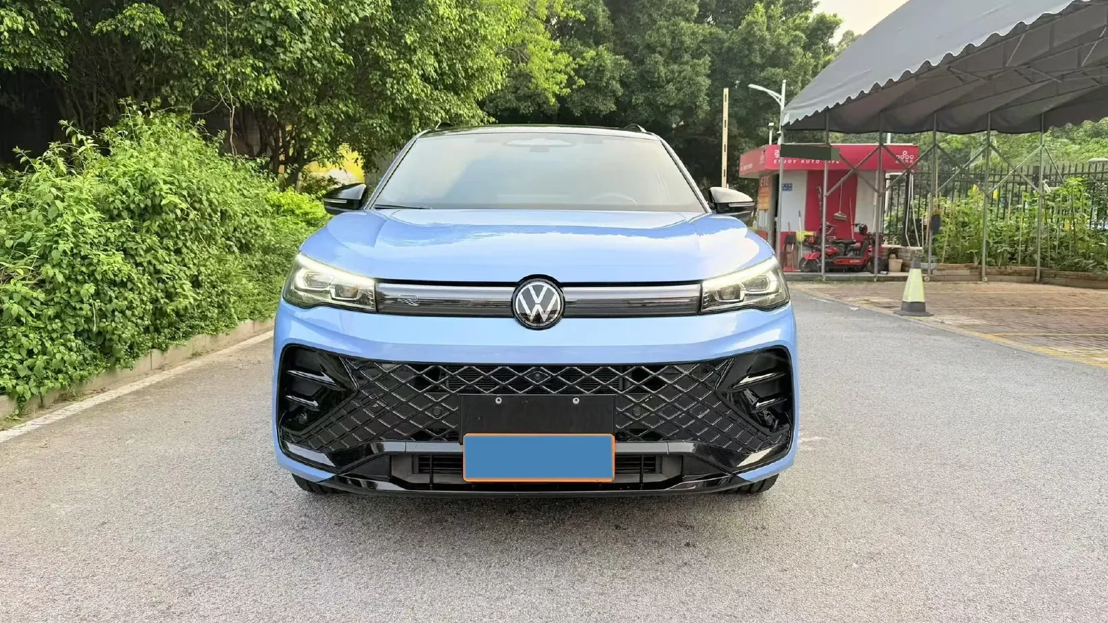 2024 Volkswagen Tiguan L 2.0T 220HP L4 7DCT,autocango,china used car exporter,china ev exporter,chinese used car exporter,chinese used ev exporter