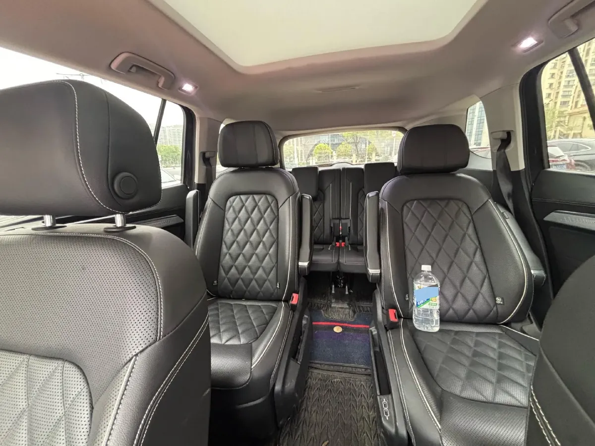 2023 Volkswagen Talagon 2.5T 299HP V6 7DCT,autocango,china used car exporter,china ev exporter,chinese used car exporter,chinese used ev exporter