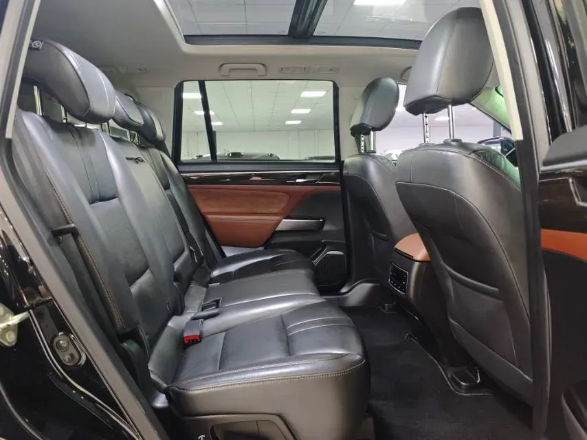 2017 GAC Trumpchi GS8 2.0T 201HP L4 6AT,autocango,china used car exporter,china ev exporter,chinese used car exporter,chinese used ev exporter