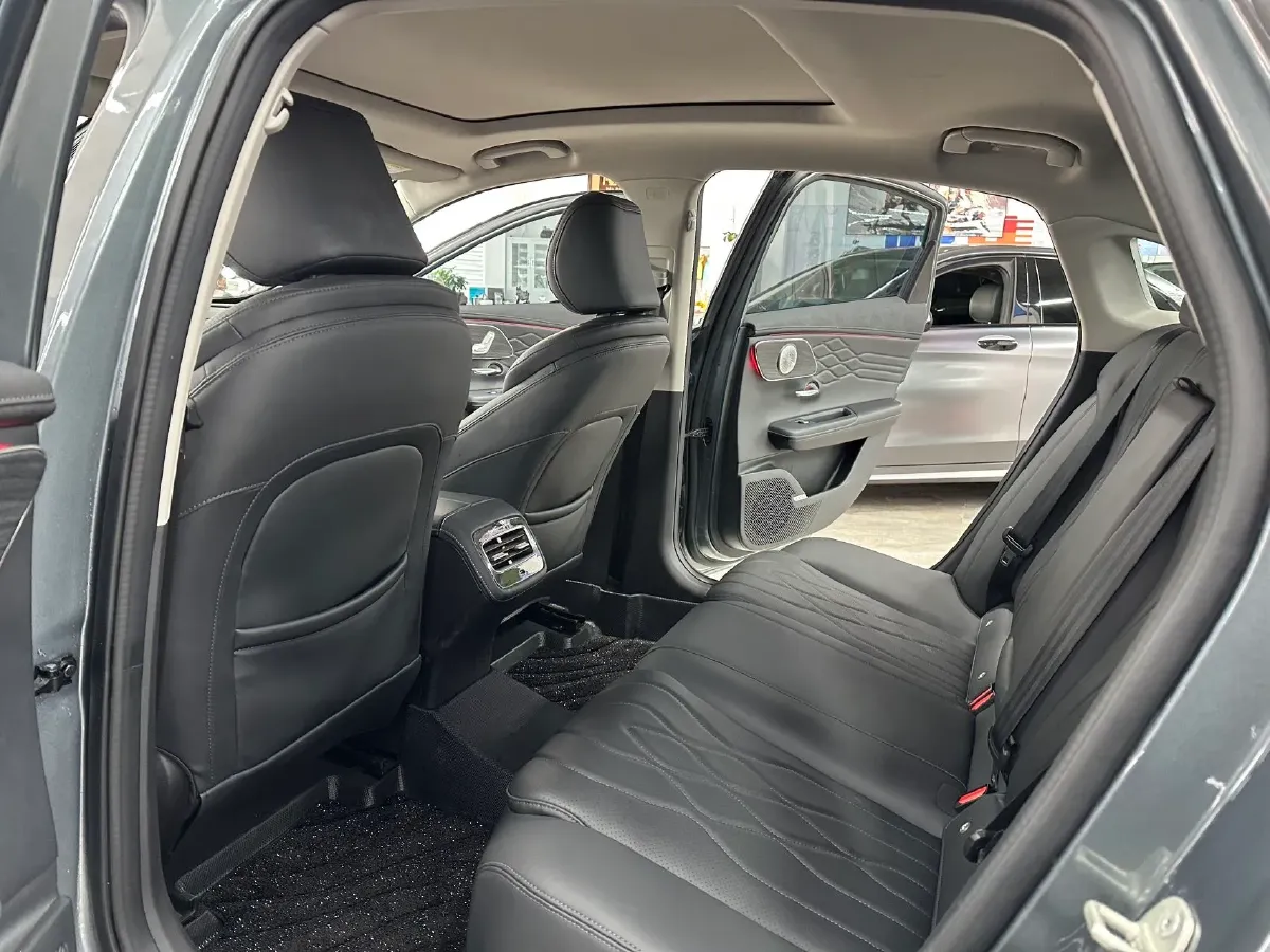 2025 Chery Arrizo 8 1.6T 197HP L4 7DCT,autocango,china used car exporter,china ev exporter,chinese used car exporter,chinese used ev exporter