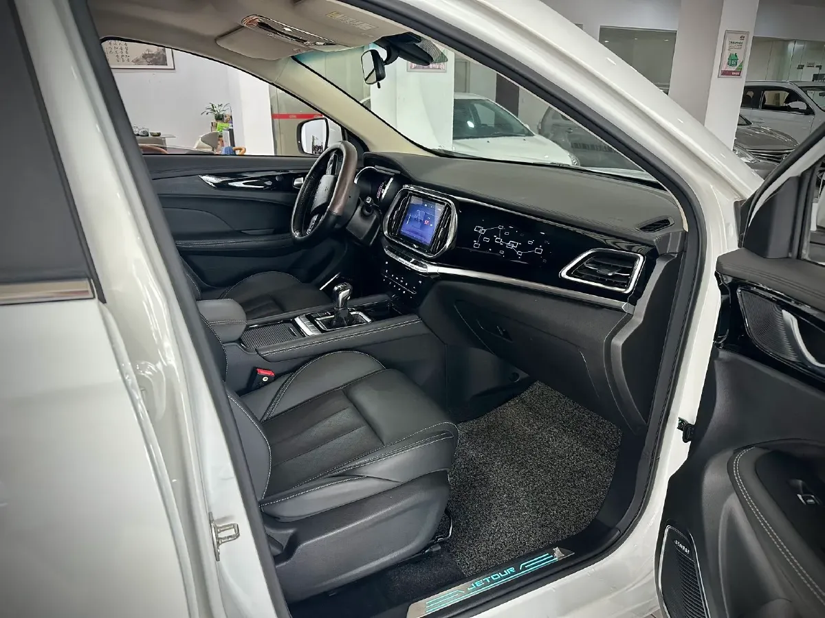 2019 Jetour X90 1.5T 156HP L4 6MT,autocango,china used car exporter,china ev exporter,chinese used car exporter,chinese used ev exporter