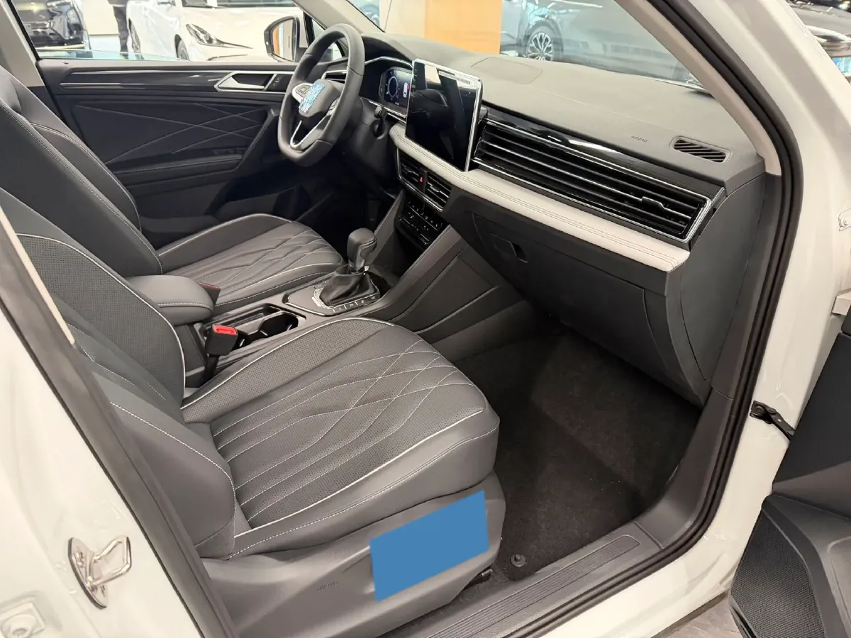 2023 Volkswagen Tiguan L 1.4T 150HP L4 6DCT PHEV 13KWH,autocango,china used car exporter,china ev exporter,chinese used car exporter,chinese used ev exporter