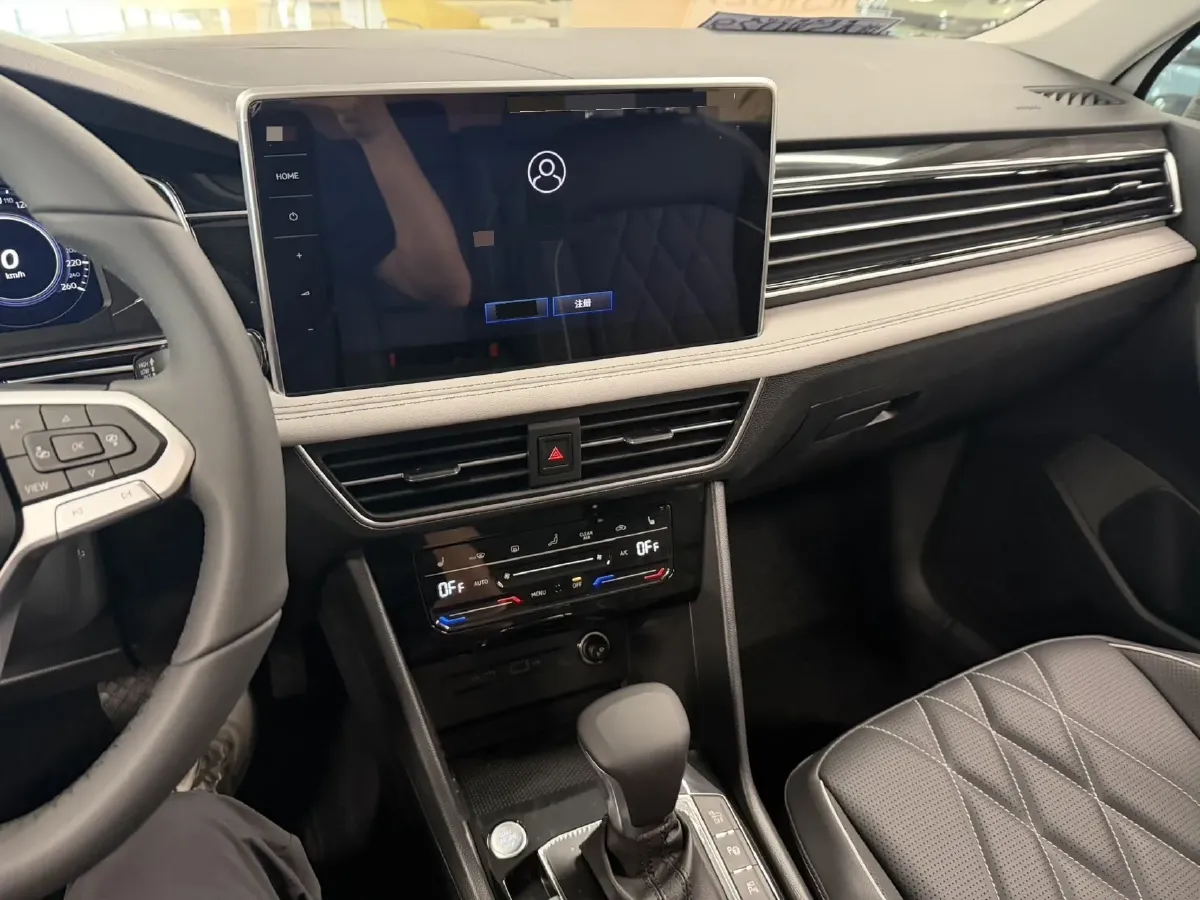 2023 Volkswagen Tiguan L 1.4T 150HP L4 6DCT PHEV 13KWH,autocango,china used car exporter,china ev exporter,chinese used car exporter,chinese used ev exporter