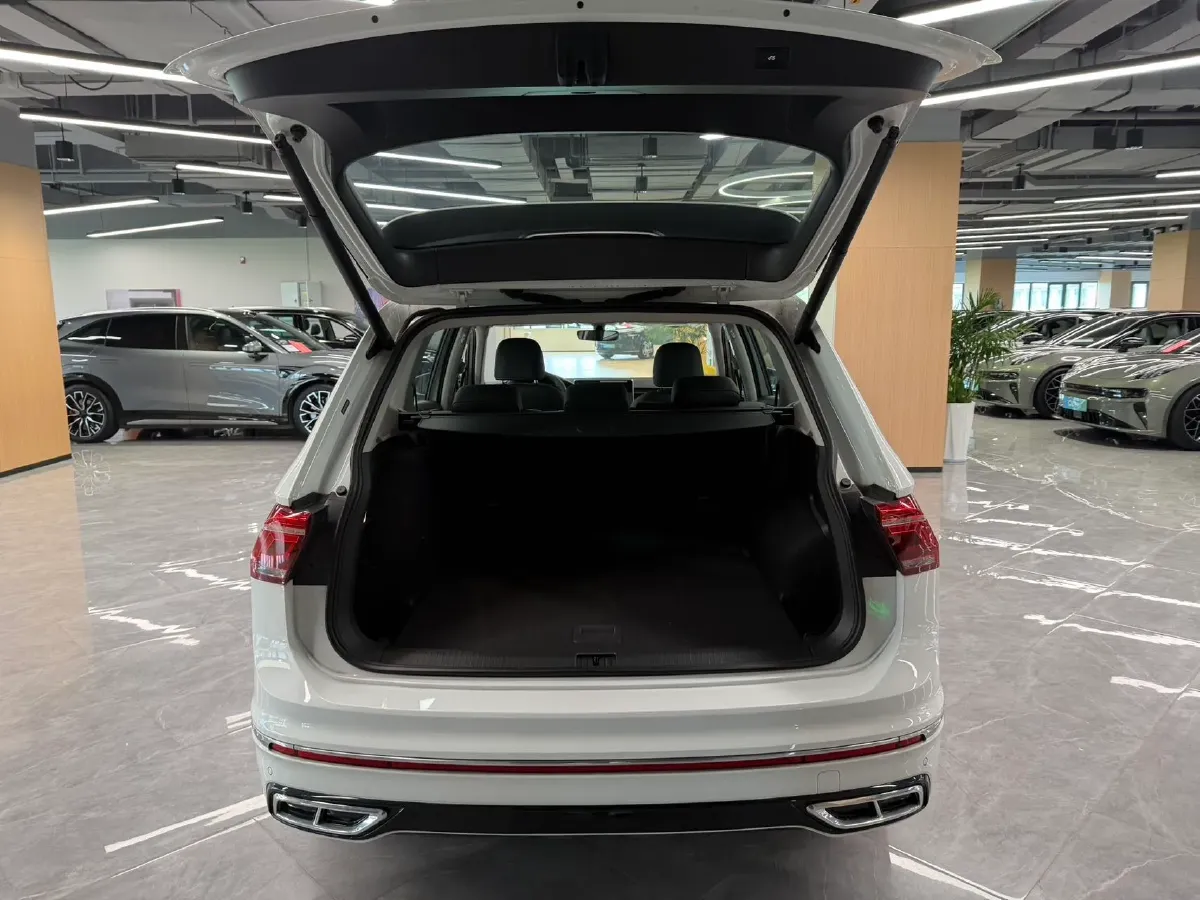 2023 Volkswagen Tiguan L 1.4T 150HP L4 6DCT PHEV 13KWH,autocango,china used car exporter,china ev exporter,chinese used car exporter,chinese used ev exporter