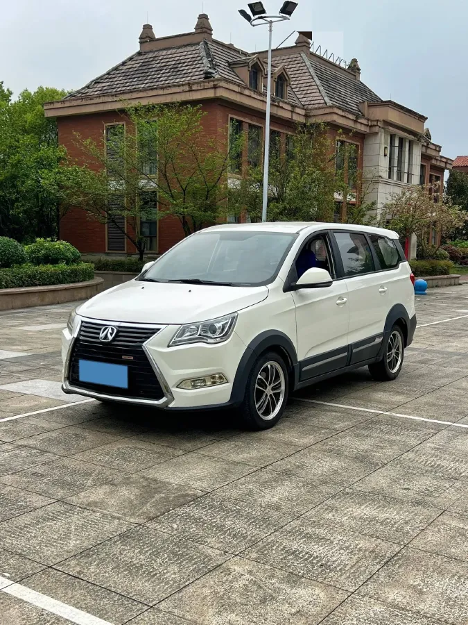 2017 BAIC WeiWang M50F 1.5L 116HP L4 5MT,autocango,china used car exporter,china ev exporter,chinese used car exporter,chinese used ev exporter