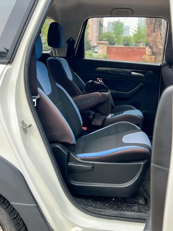 2017 BAIC WeiWang M50F 1.5L 116HP L4 5MT,autocango,china used car exporter,china ev exporter,chinese used car exporter,chinese used ev exporter