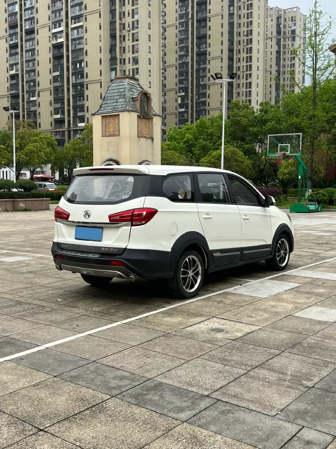2017 BAIC WeiWang M50F 1.5L 116HP L4 5MT,autocango,china used car exporter,china ev exporter,chinese used car exporter,chinese used ev exporter